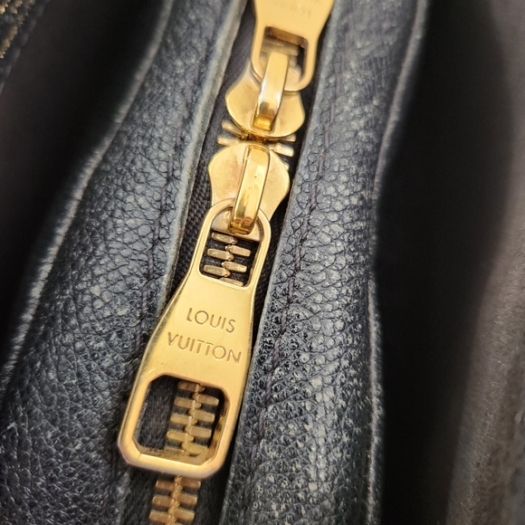 Louis Vuitton Alma B'N'B - Picture 9 of 15